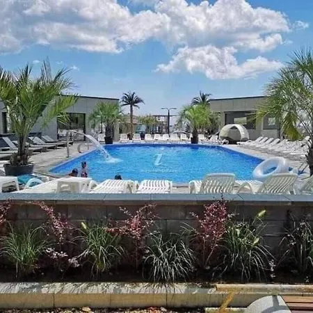 Bell Marina Prima Linie La Mare Complex Cu Piscina &